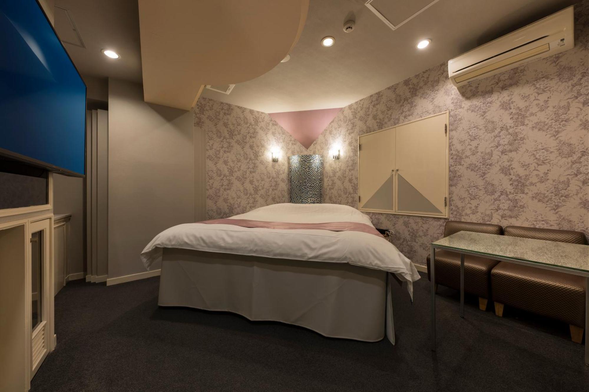ホテル ジュエリージュエリー 十三 (Adults Only) Osaka Ngoại thất bức ảnh